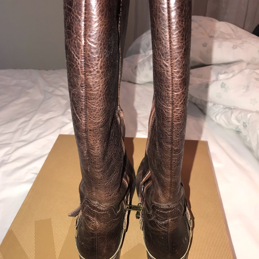 Distressed look UGG RIDDING BOOTS - Picture 4 of 8